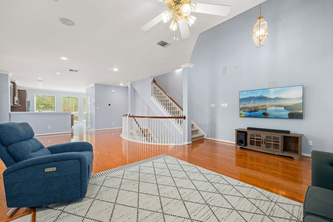 2937 Jackson Street Houston, TX 77004 - Photo 12 of 28 a living room with furniture and a flat screen tv
