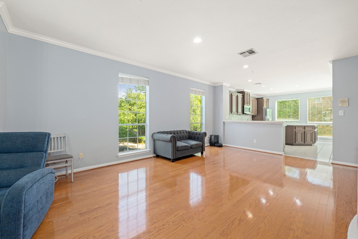 2937 Jackson Street Houston, TX 77004 - Photo 10 of 28 a living room with furniture and a large window