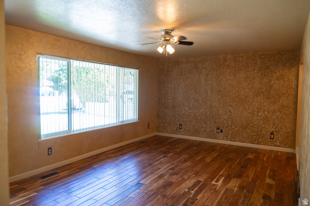 320 South 1100th Street East Springville, UT 84663 - Photo 9 of 52