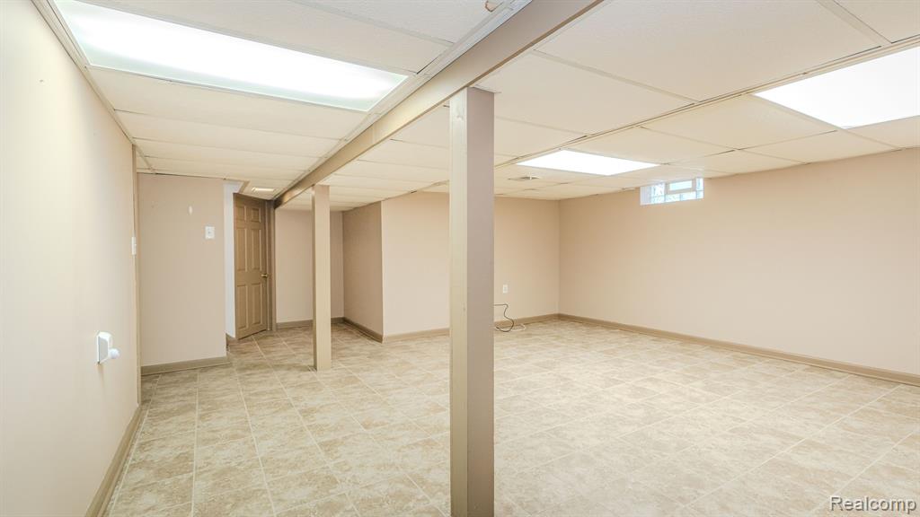 1295 Columbia Road Berkley, MI 48072 - Photo 37 of 53