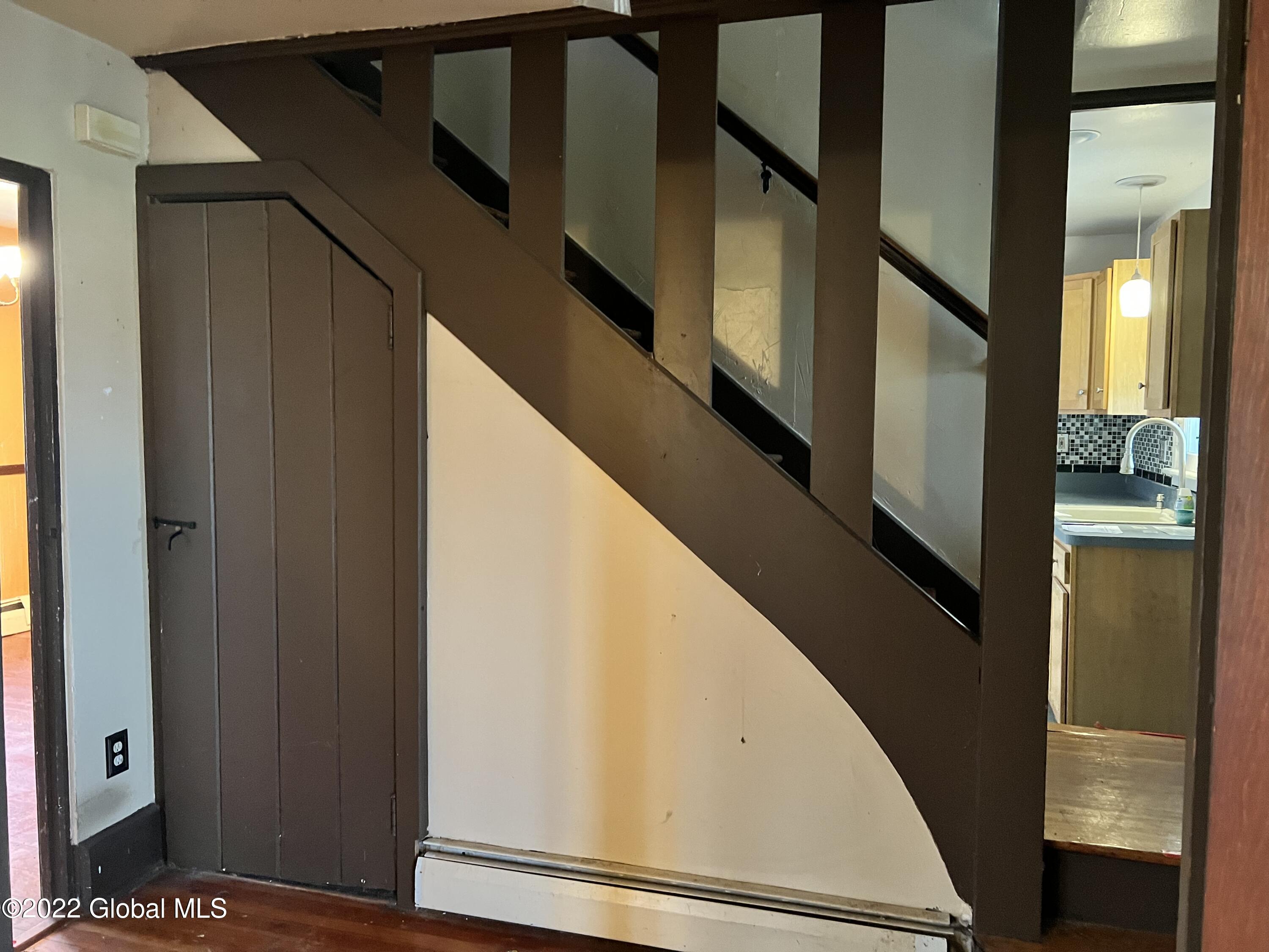 5 Barent Winne Road Bethlehem, NY 12158 - Photo 4 of 17 E0EE7DC6-612D-4872-B8A6-679833FBD812
