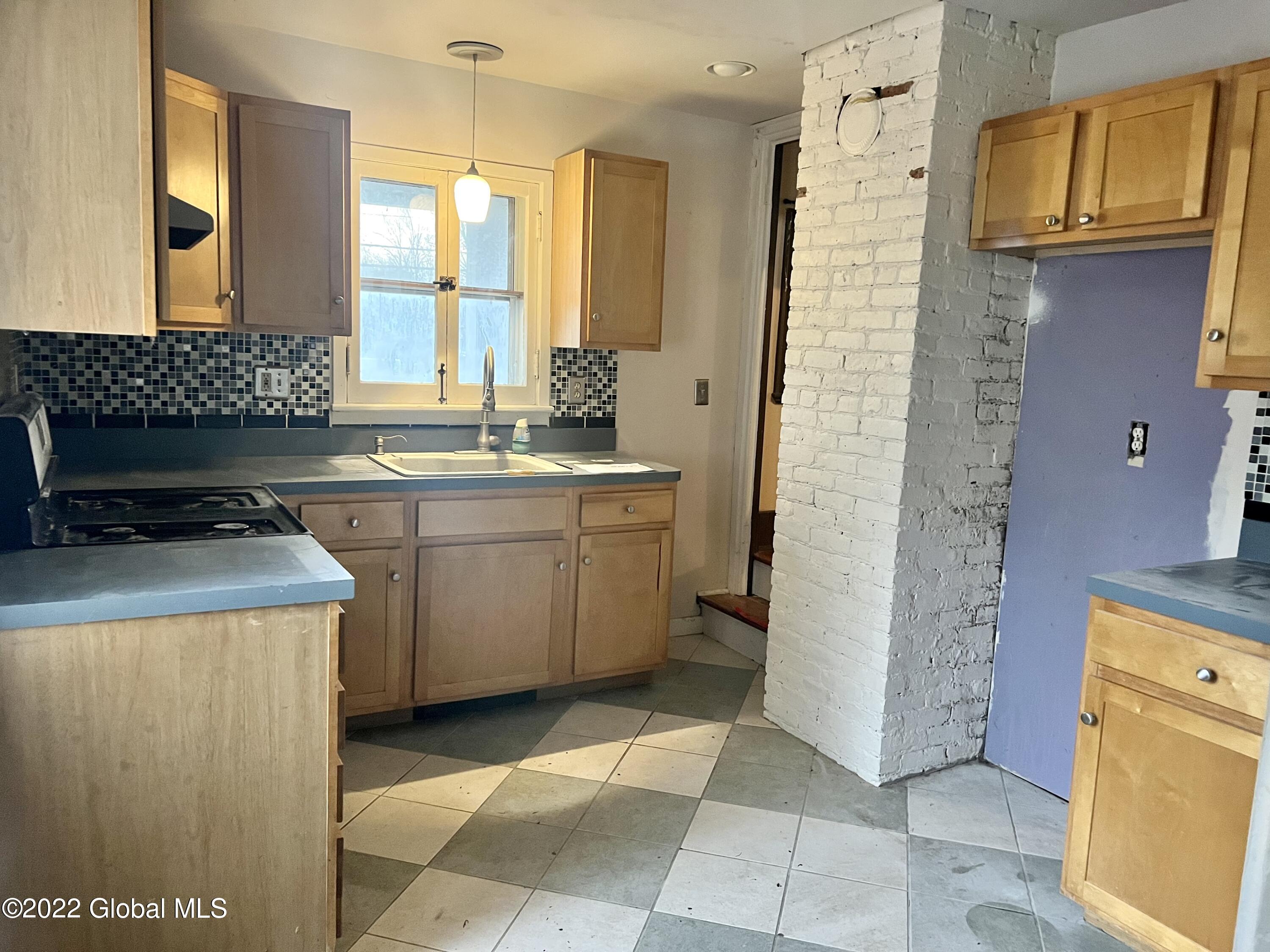 5 Barent Winne Road Bethlehem, NY 12158 - Photo 6 of 17 C19F24F7-40E0-4A74-A16A-2A9582B82F64