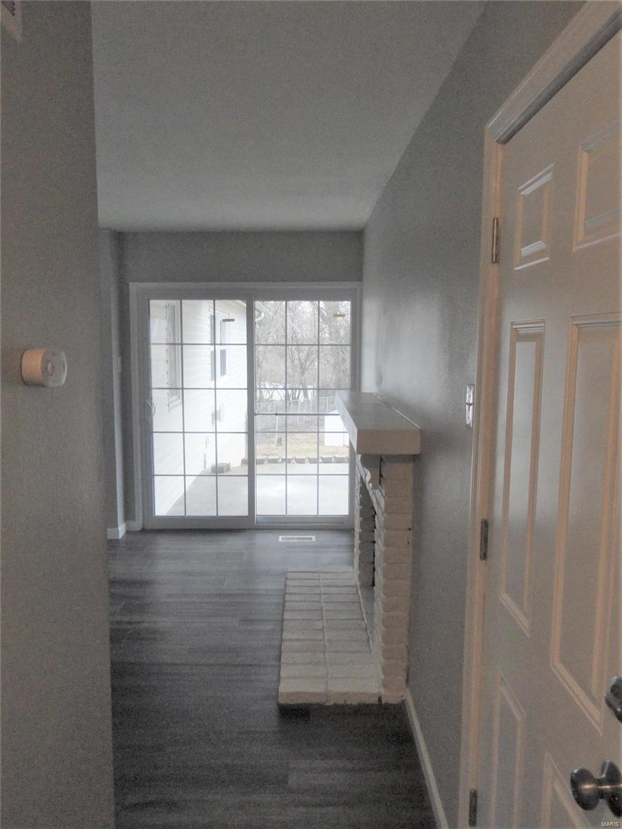 2465 Derhake Road Florissant, MO 63033 - Photo 3 of 10