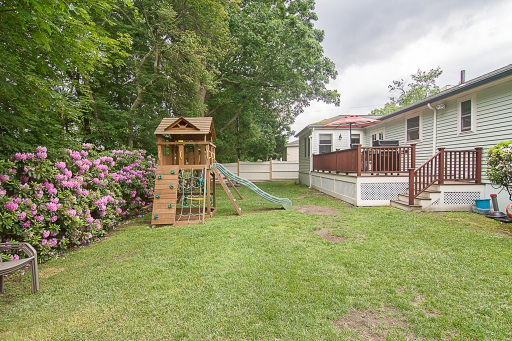 88 Selwyn Road Newton, MA 02461 - Photo 8 of 26 front view of a house with a yard