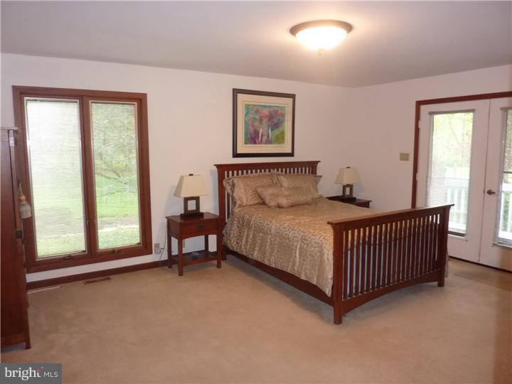 881 Cox Road Moorestown, NJ 08057 - Photo 11 of 19