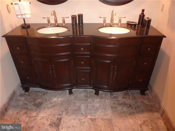 881 Cox Road Moorestown, NJ 08057 - Photo 14 of 19