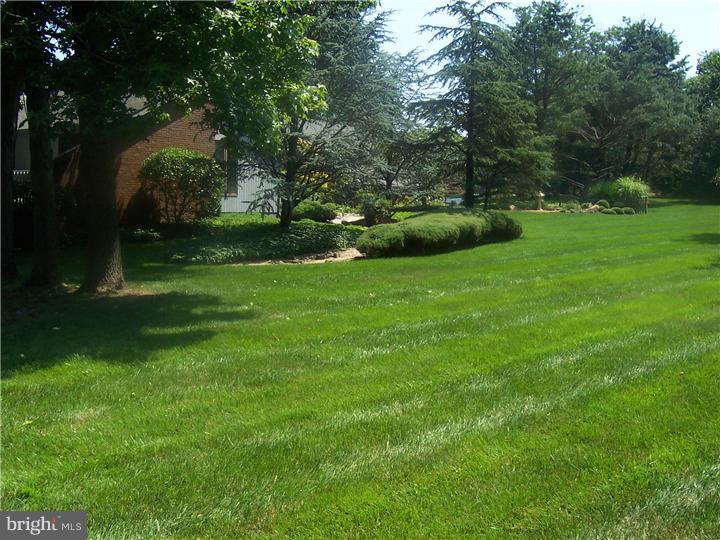 881 Cox Road Moorestown, NJ 08057 - Photo 16 of 19
