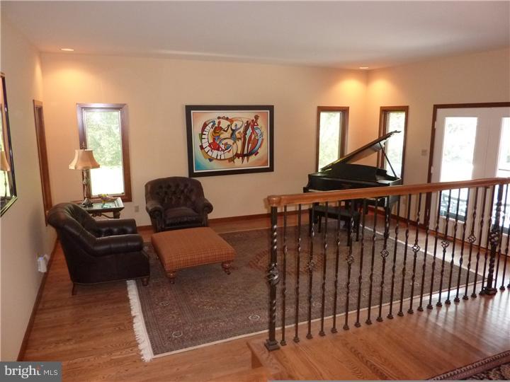 881 Cox Road Moorestown, NJ 08057 - Photo 8 of 19