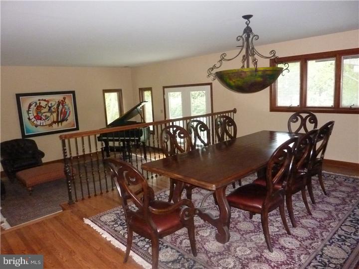 881 Cox Road Moorestown, NJ 08057 - Photo 9 of 19