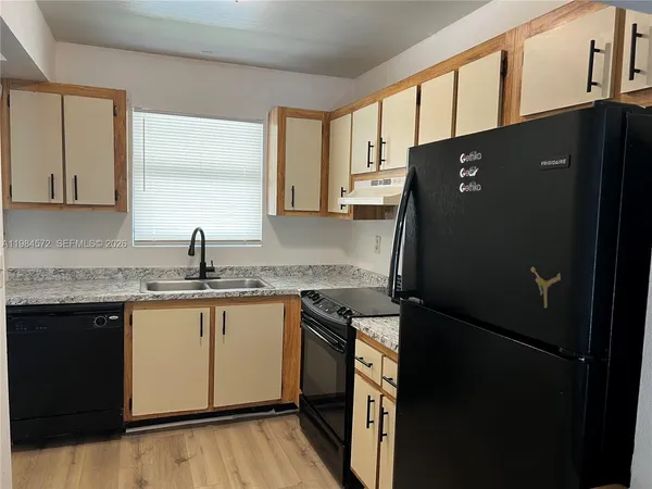 $1,800 | 6001 Shaker Wood Circle, Unit 204, Tamarac, FL 33319