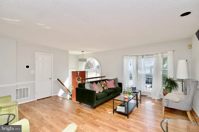 $485,000 | 4014 Sparrow House Lane, Burtonsville, MD 20866