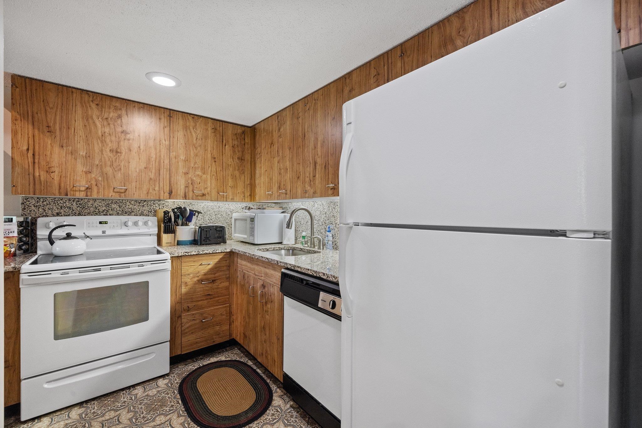 37 Whaleback Road, Unit 3 Lincoln, NH 03251 - Photo 25 of 39