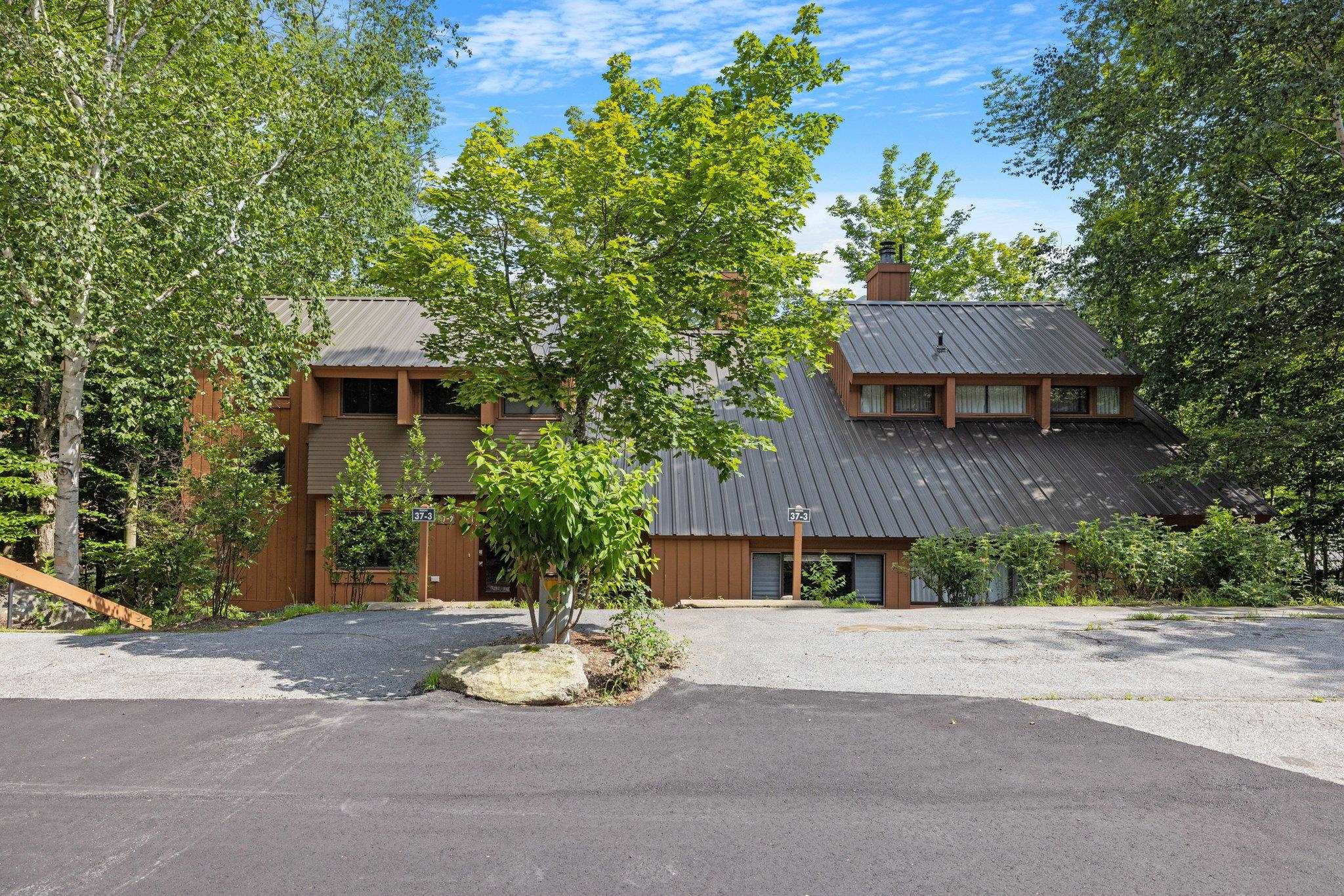 37 Whaleback Road, Unit 3 Lincoln, NH 03251 - Photo 4 of 39