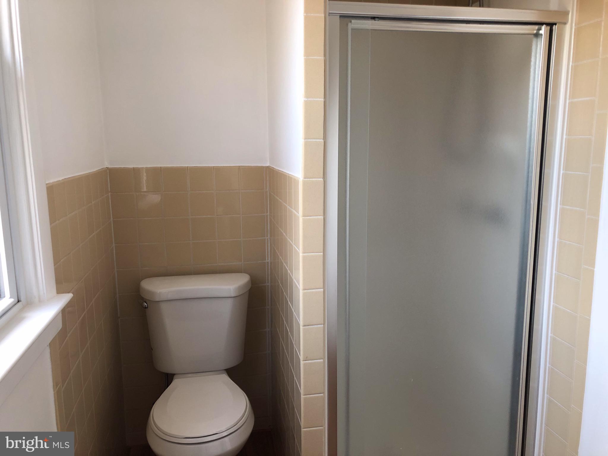 242 Potomac Road Wilmington, DE 19803 - Photo 12 of 24 First Floor Full Bath