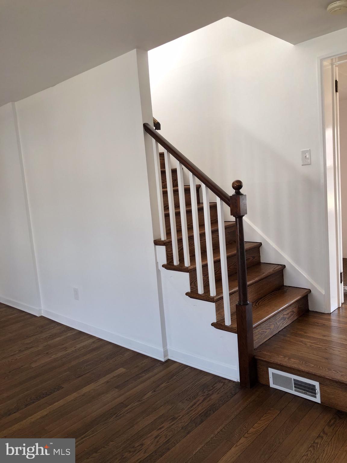 242 Potomac Road Wilmington, DE 19803 - Photo 6 of 24 Beautifully finished Hardwood Stairwell