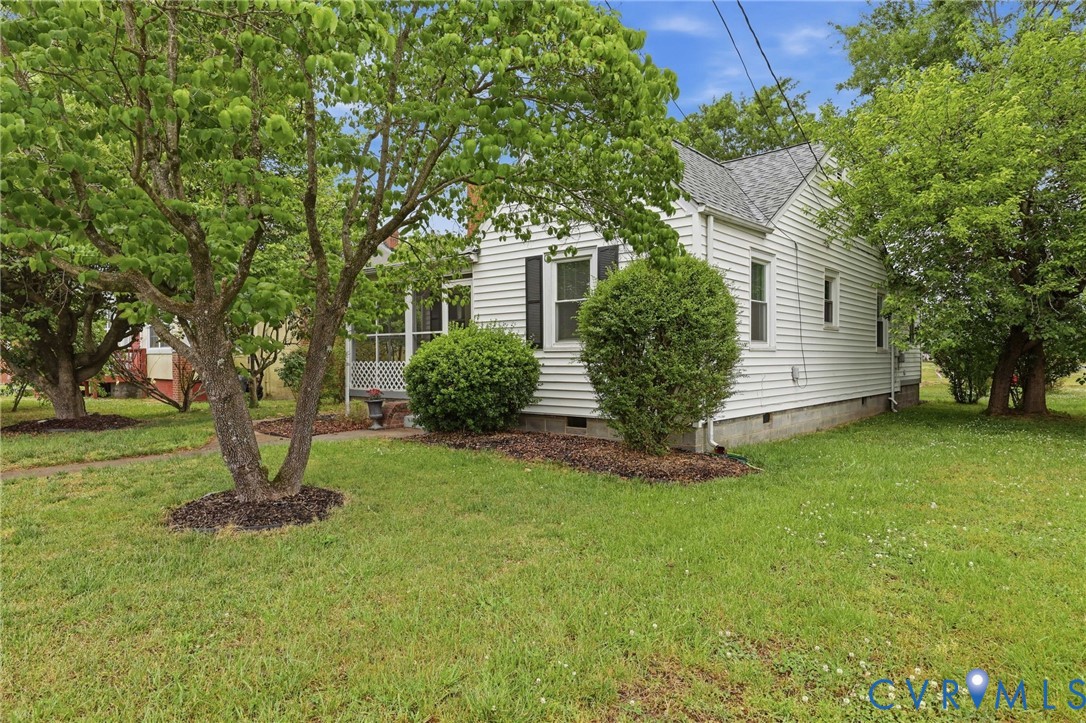 3510 East River Road Petersburg, VA 23803 - Photo 2 of 21 a view of a house with a yard