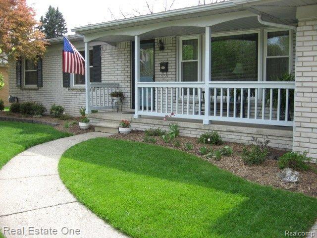 16333 Farmington Road Livonia, MI 48154 - Photo 25 of 25 covered porch