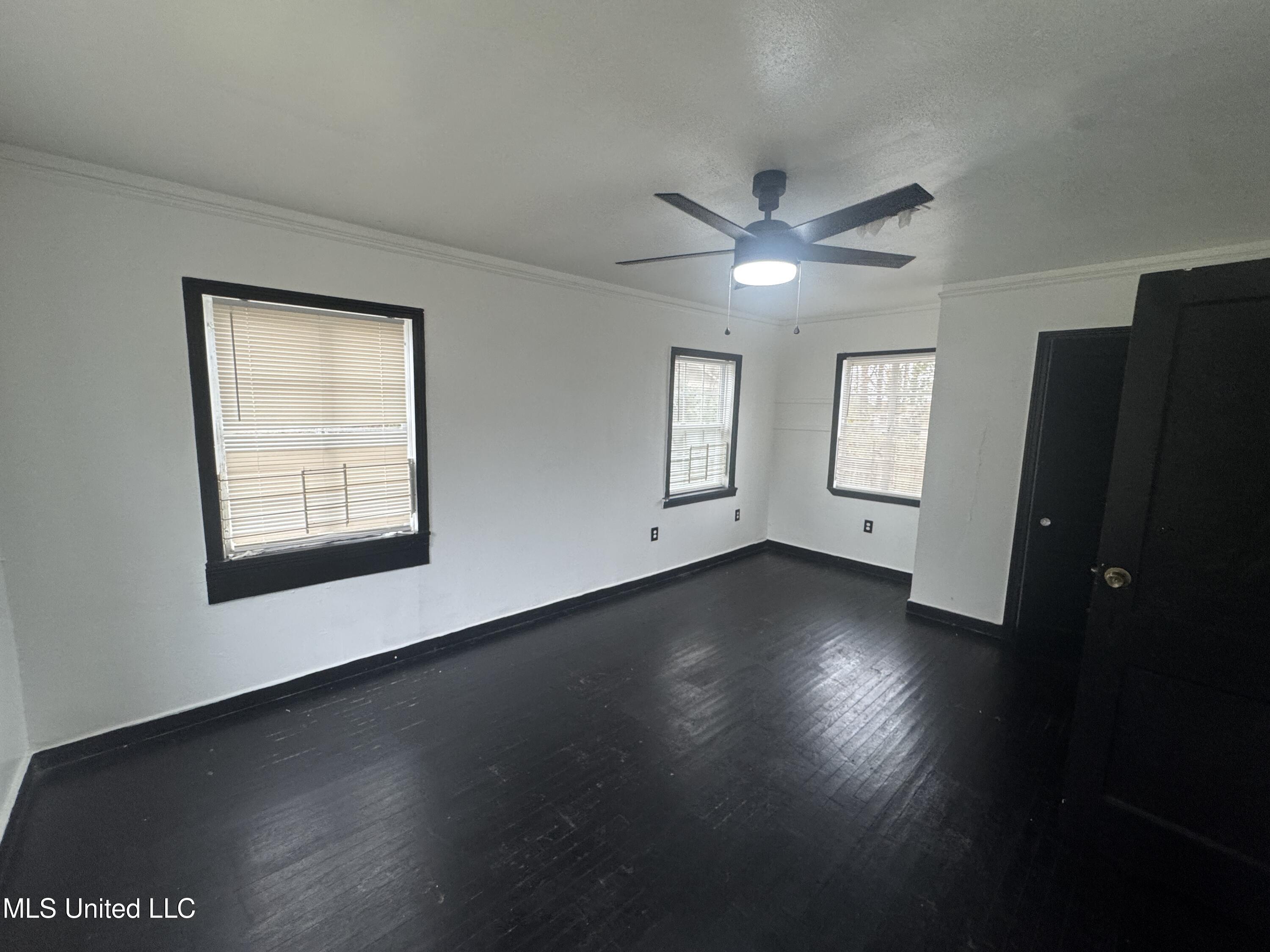 243 Mitchell Avenue Jackson, MS 39216 - Photo 5 of 20 IMG_6526