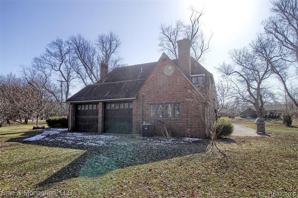 1017 Lake Shore Road Grosse Pointe Shores, MI 48236 - Photo 45 of 55