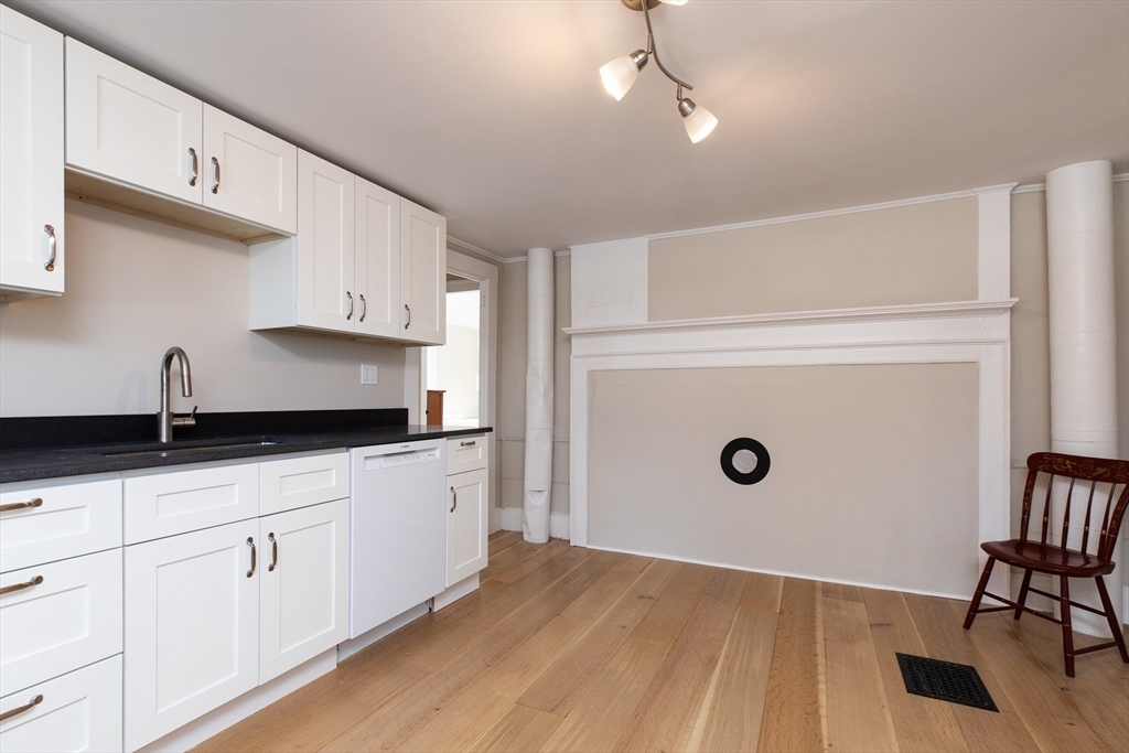 21 Gardner Street, Unit A Hamilton, MA 01982 - Photo 5 of 13