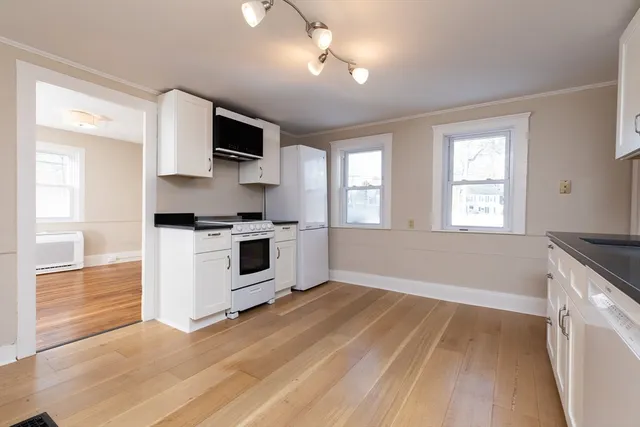 $2,550 | 21 Gardner Street, Unit A, Hamilton, MA 01982