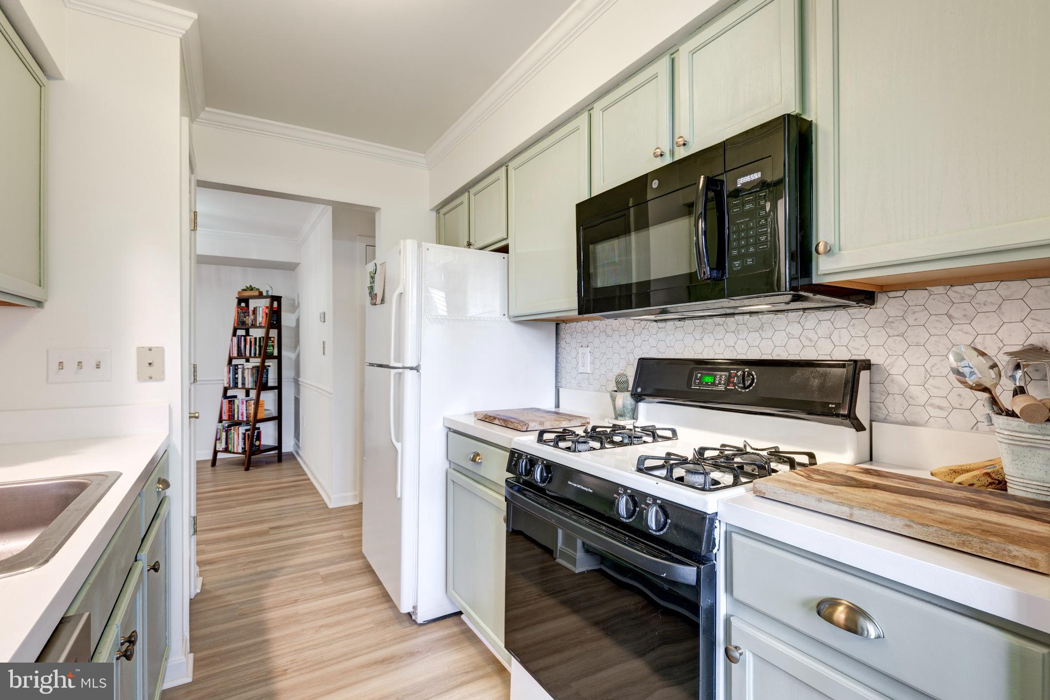 3840 Normandy Drive, Unit 3B Hampstead, MD 21074 - Photo 9 of 27 kitchen