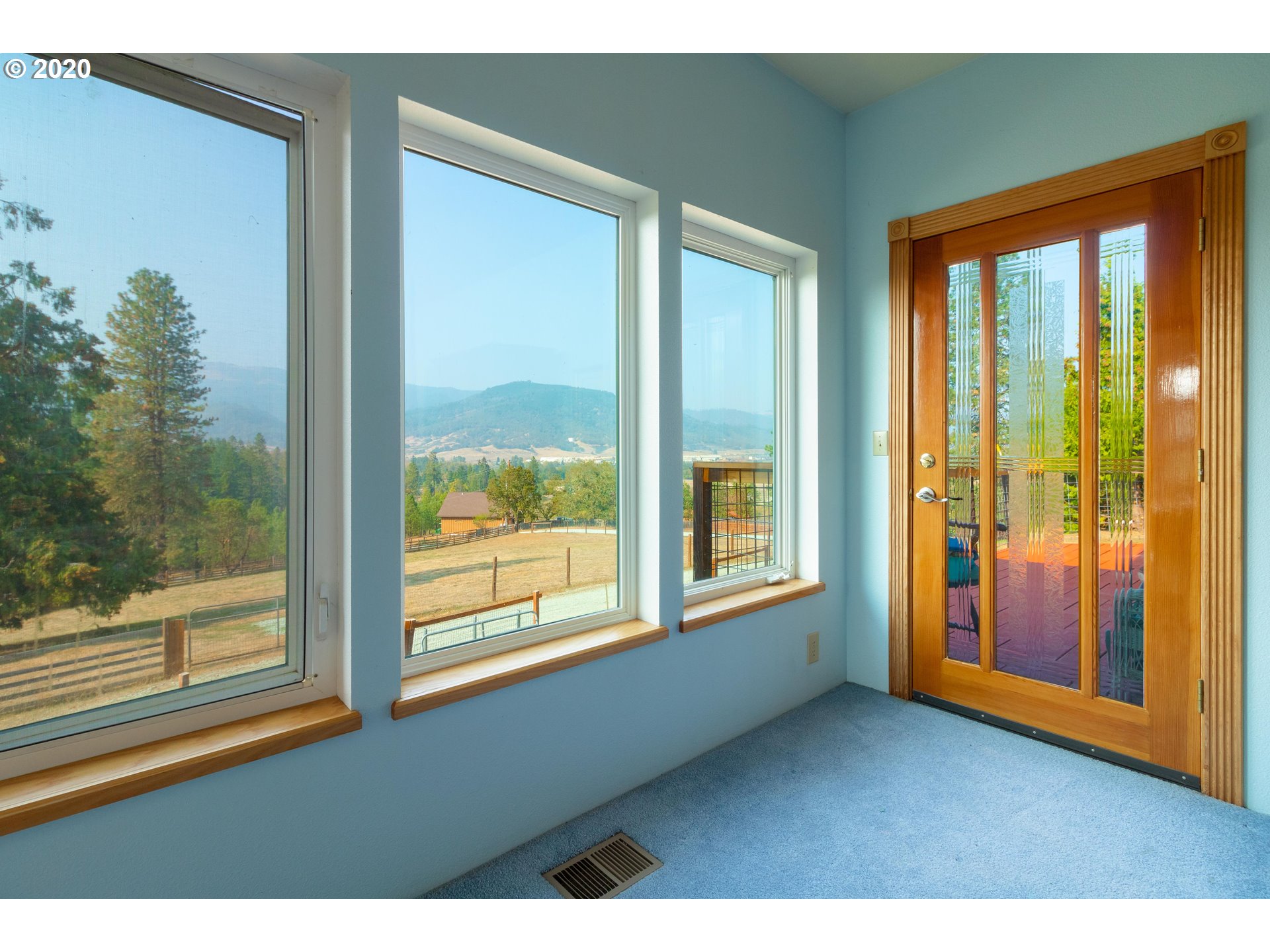 414 Hatfield Road Riddle, OR 97469 - Photo 11 of 32
