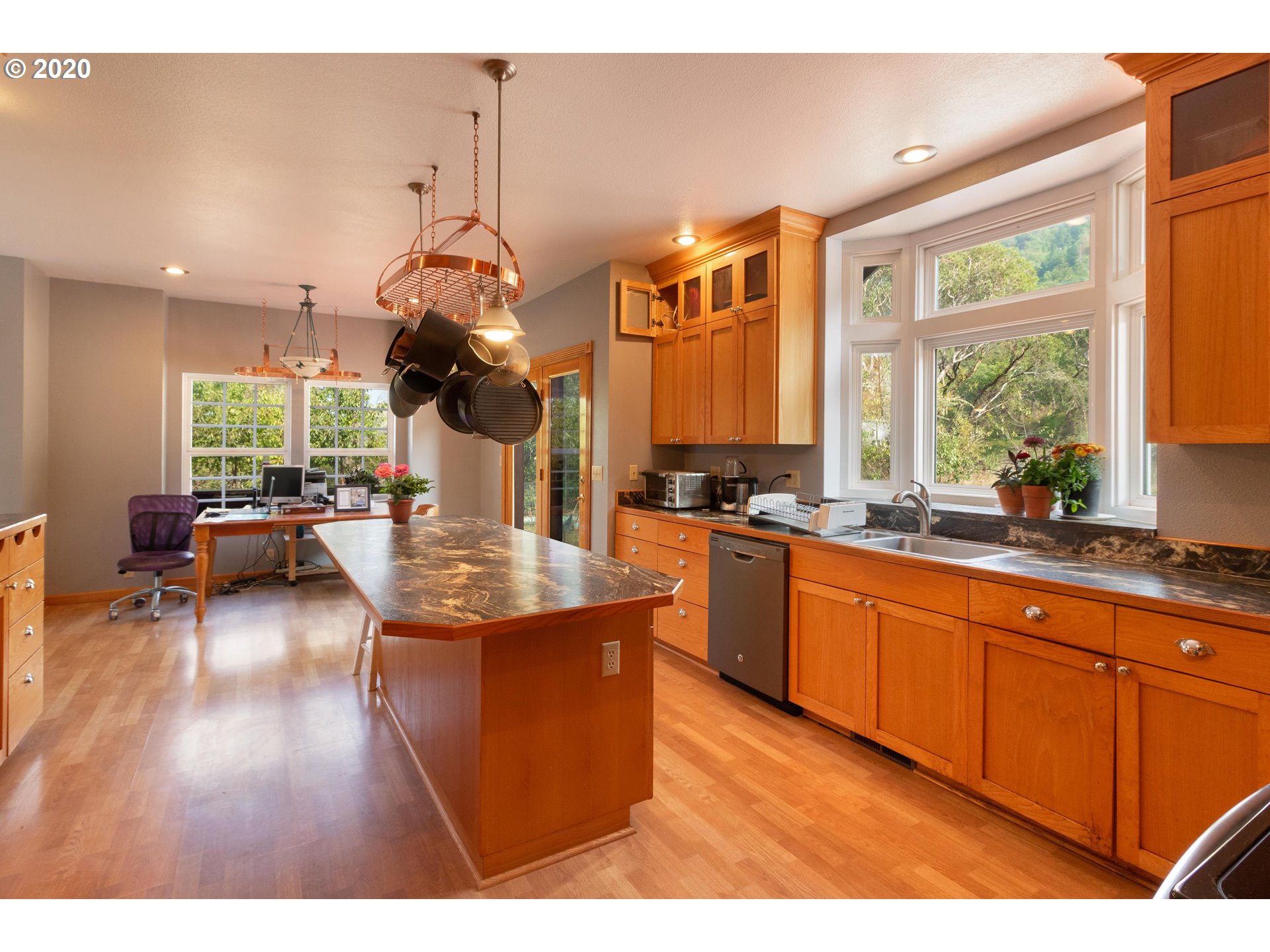 414 Hatfield Road Riddle, OR 97469 - Photo 8 of 32
