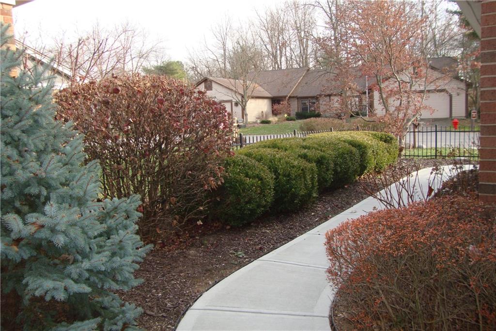5216 Greenwillow Road, Unit 128 Indianapolis, IN 46226 - Photo 4 of 20 Gallery Image 4