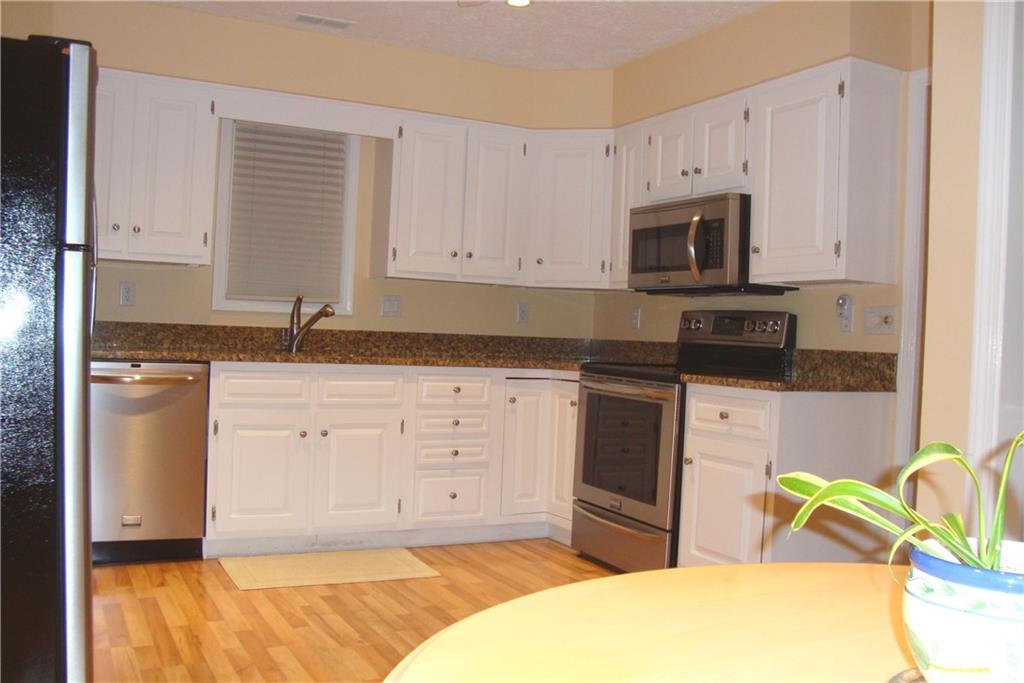 5216 Greenwillow Road, Unit 128 Indianapolis, IN 46226 - Photo 9 of 20 Gallery Image 9