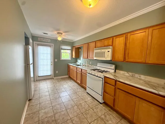 $2,400 | 15136 South James Street, Plainfield, IL 60544