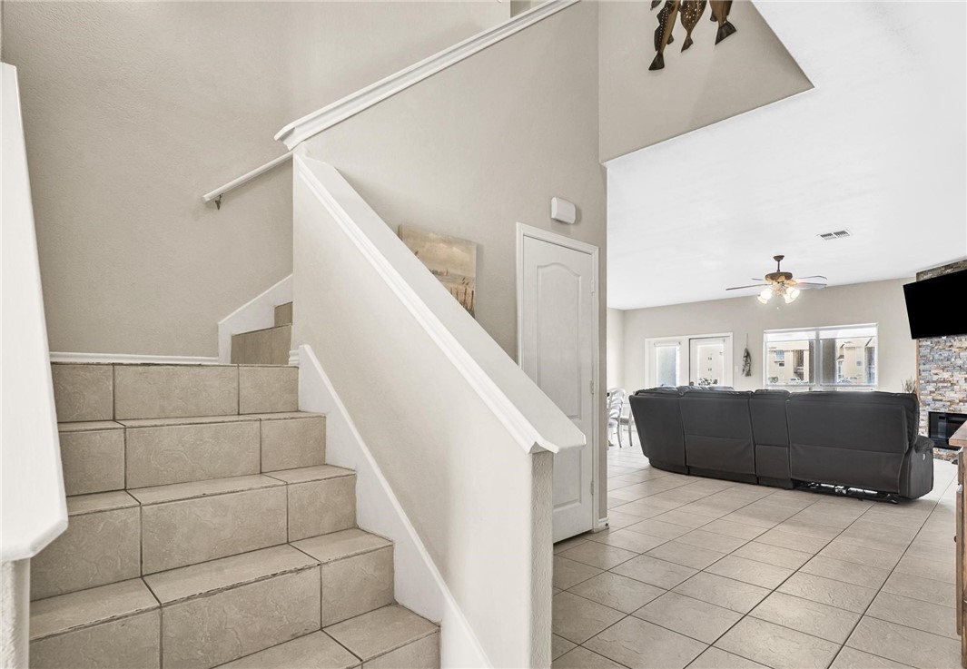 15417 Gun Cay Court, Unit B Corpus Christi, TX 78418 - Photo 8 of 35 a view of entryway and hall