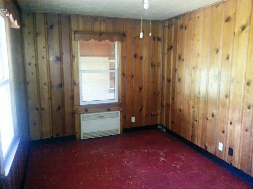 3219 Prairie Road Rockford, IL 61102 - Photo 6 of 12 a view of an empty room and a window