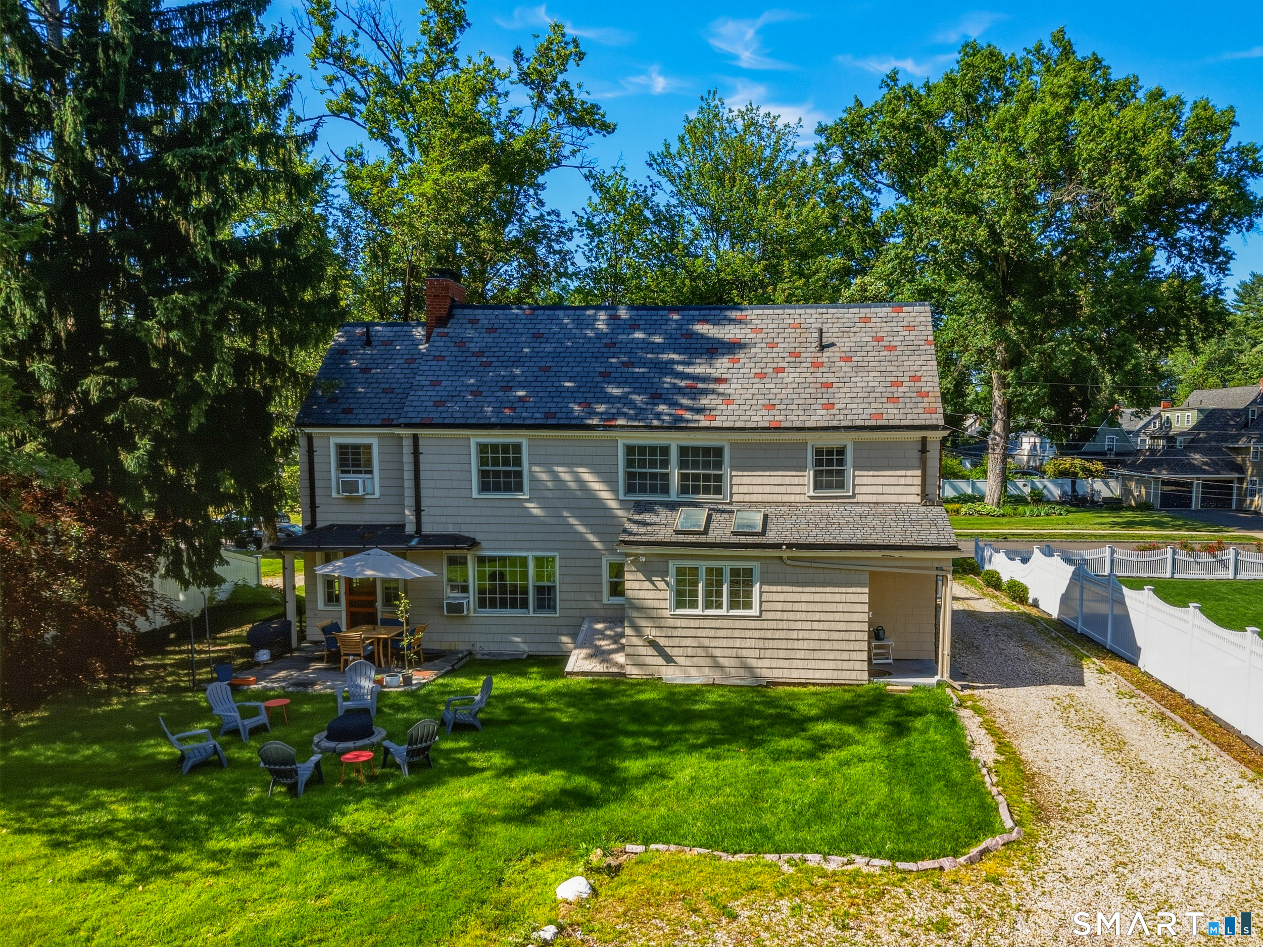 9 Bainbridge Road West Hartford, CT 06119 - Photo 4 of 40