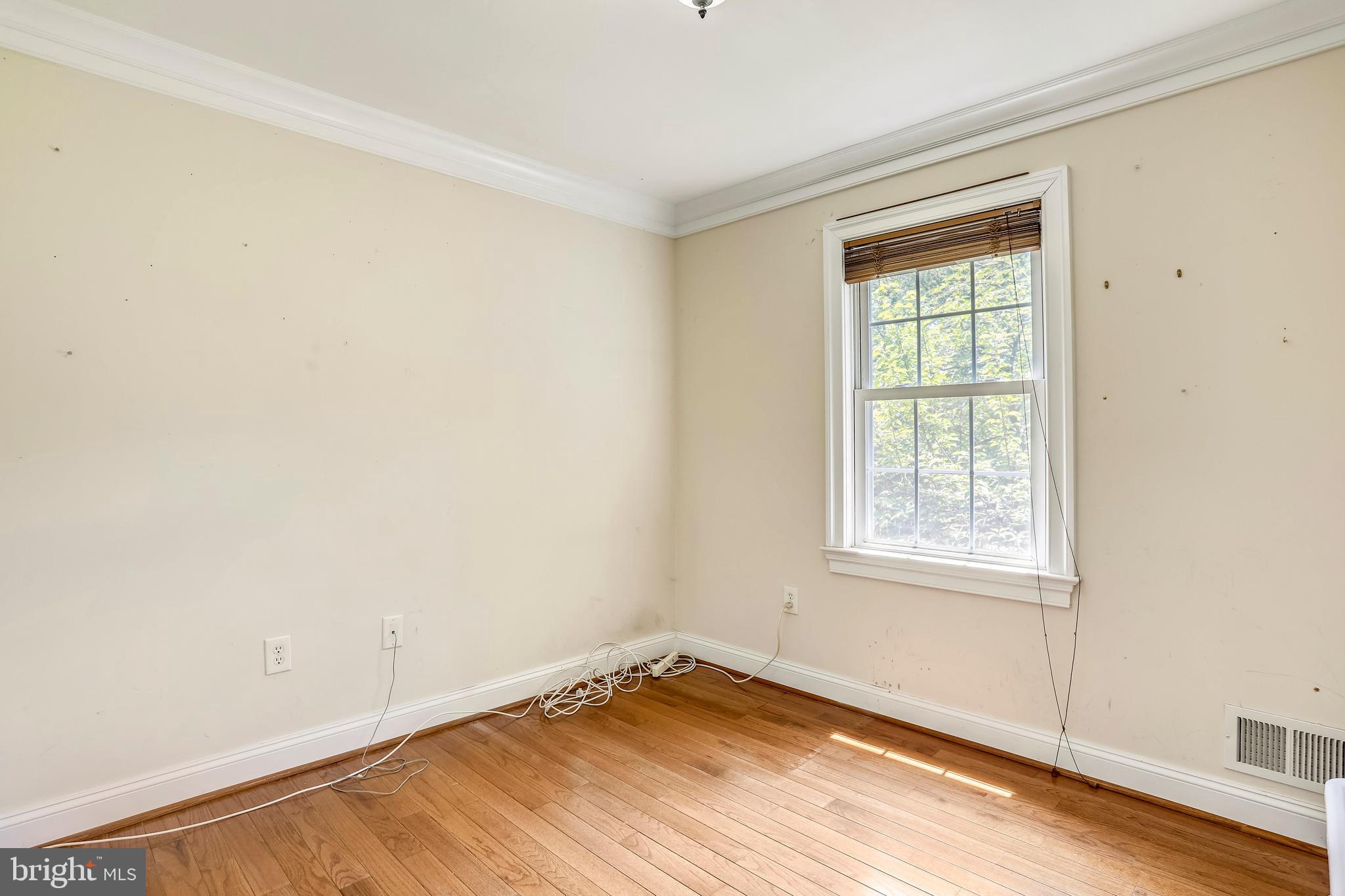 10145 Colebrook Avenue Potomac, MD 20854 - Photo 17 of 30 an empty room with a window