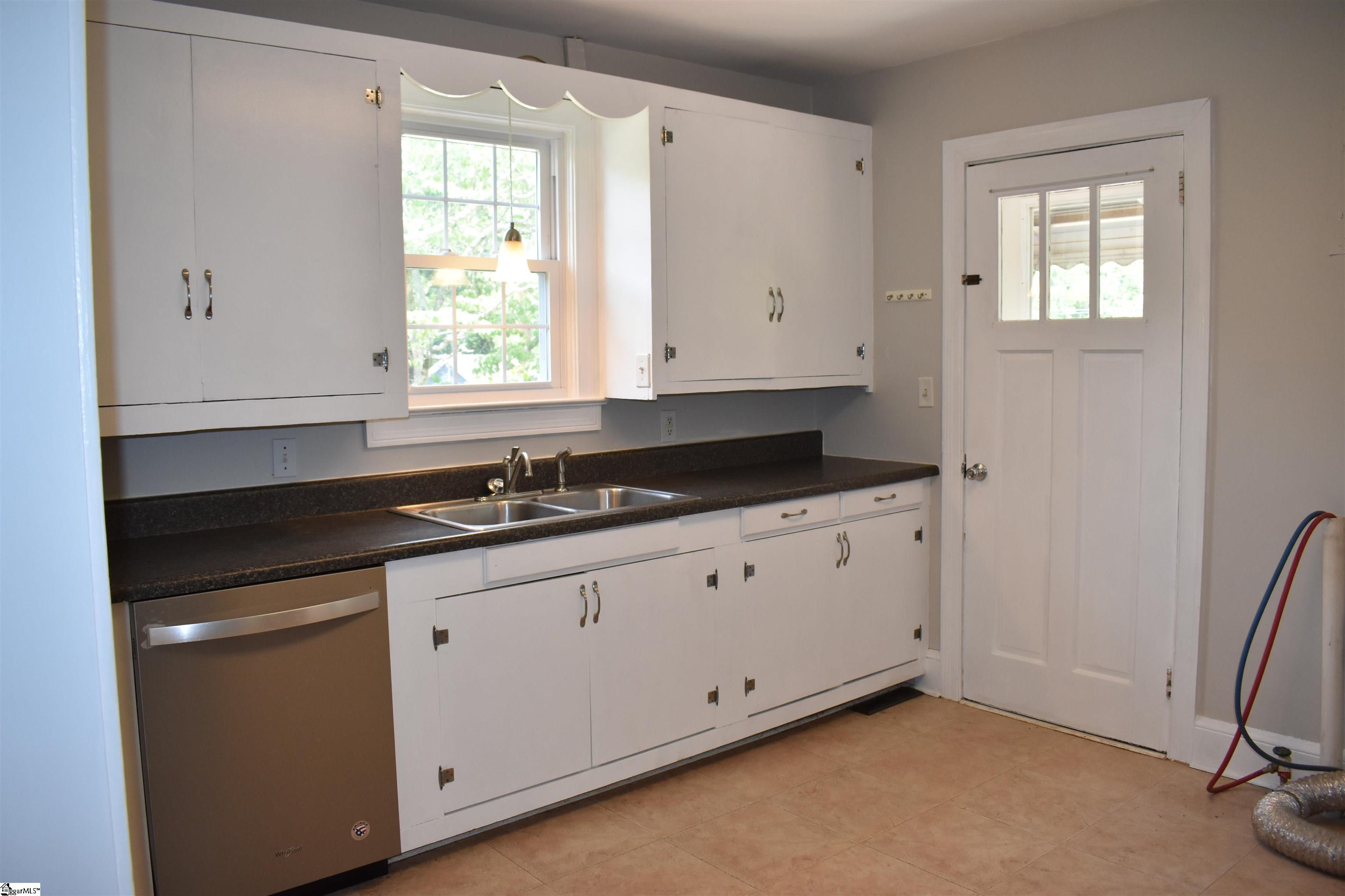 306 Ridgecrest Drive, Unit 306 Greenville, SC 29609 - Photo 4 of 27