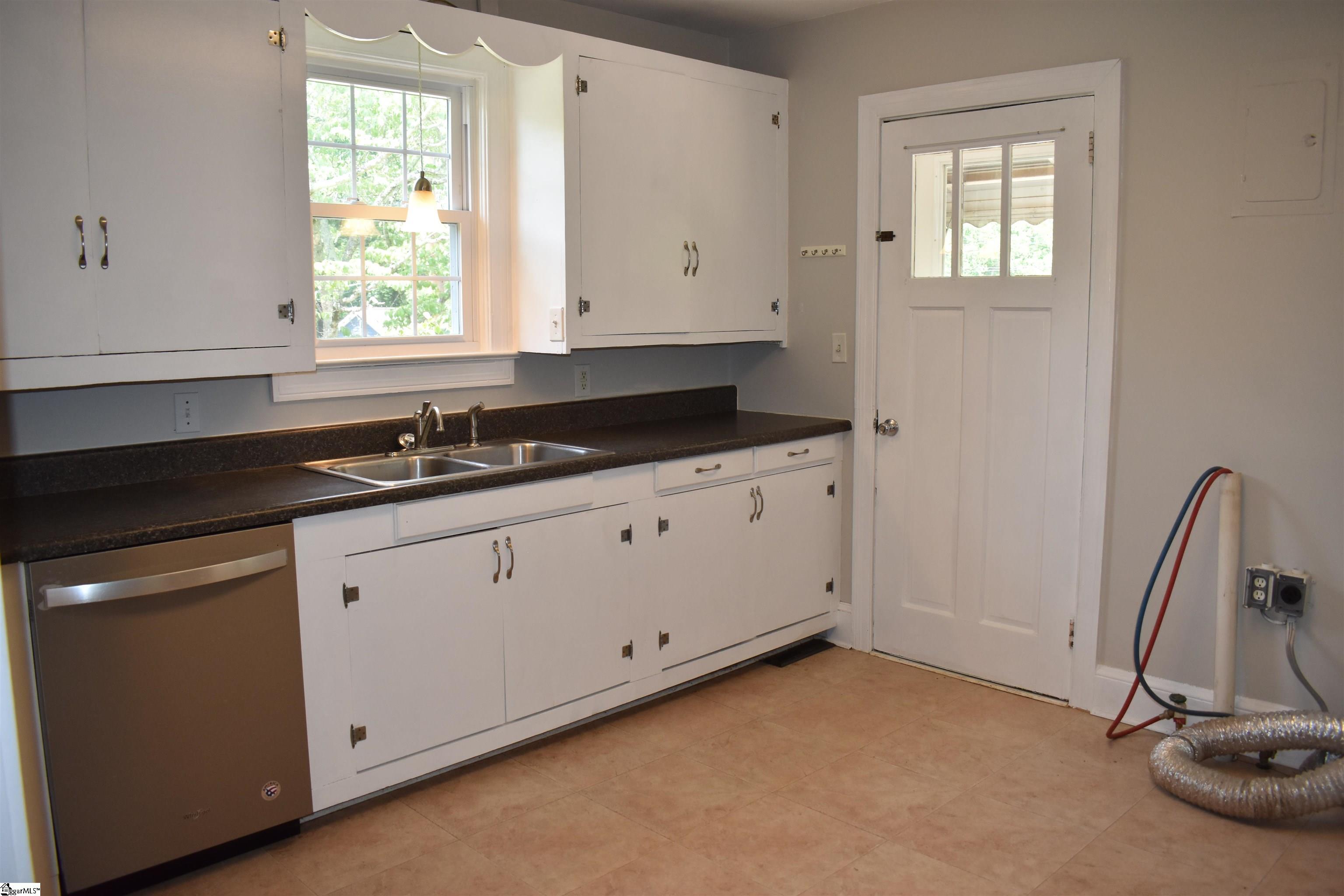 306 Ridgecrest Drive, Unit 306 Greenville, SC 29609 - Photo 6 of 27