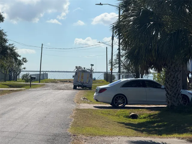 $124,500 | 1034 16th Street, Dickinson, TX 77539