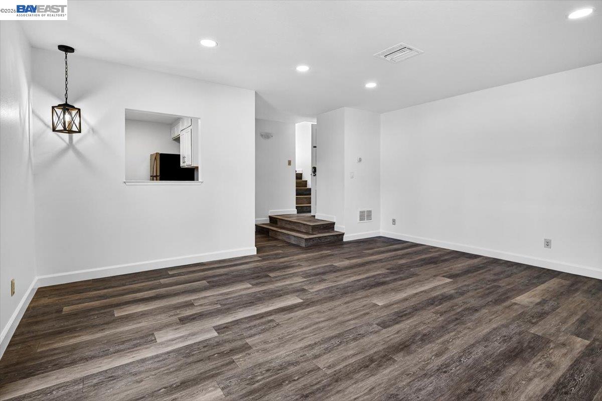 3901 Clayton Road, Unit 23 Concord, CA 94521 - Photo 5 of 32
