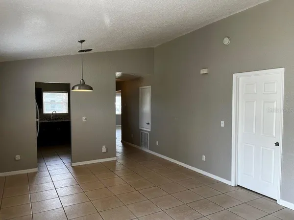 $1,700 | 354 Pearlwood Street, Orlando, FL 32811