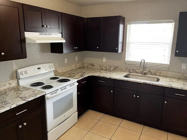 $1,700 | 354 Pearlwood Street, Orlando, FL 32811