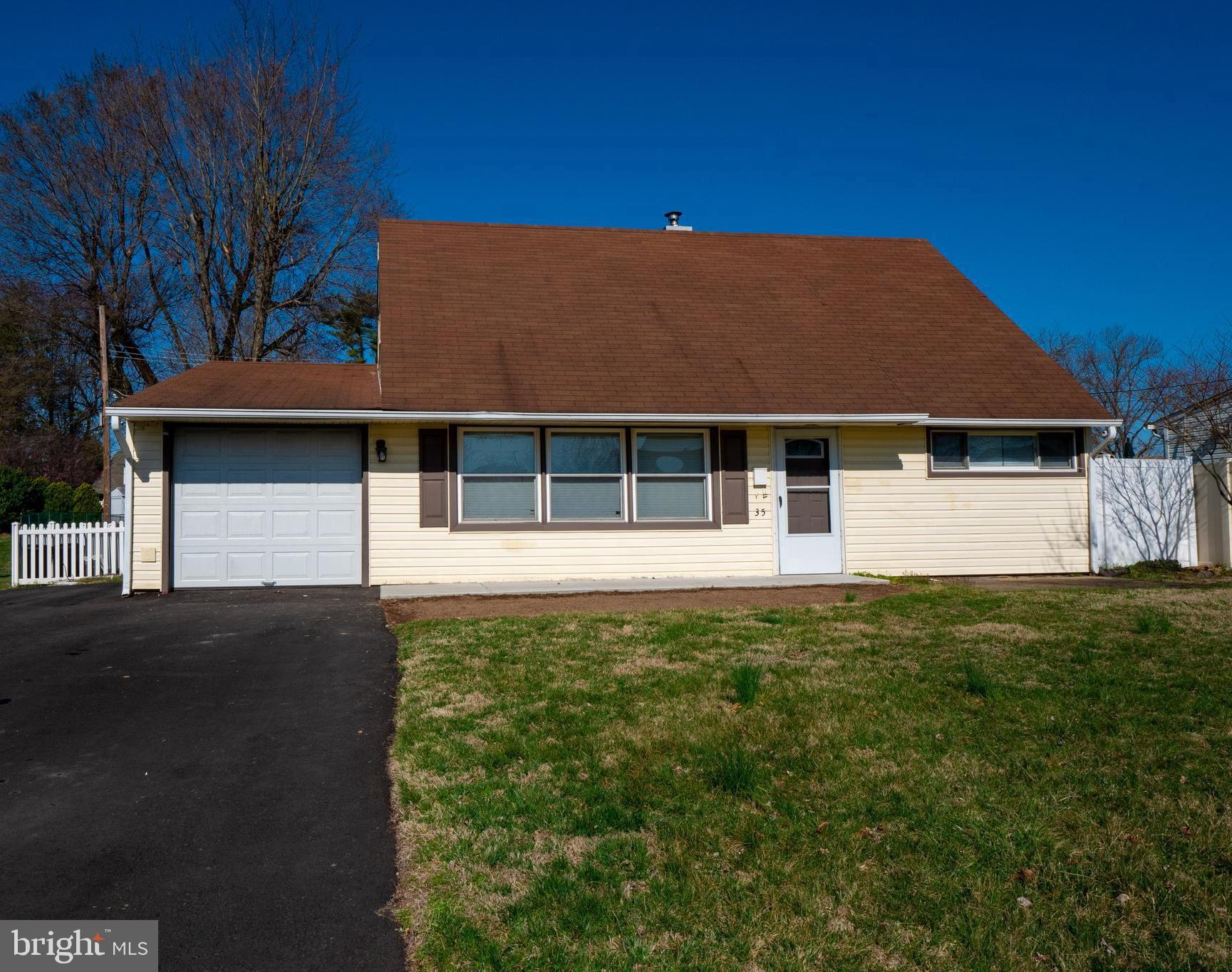 35 Cameo Road Levittown, PA 19057 - Photo 1 of 26 Gallery Image 1