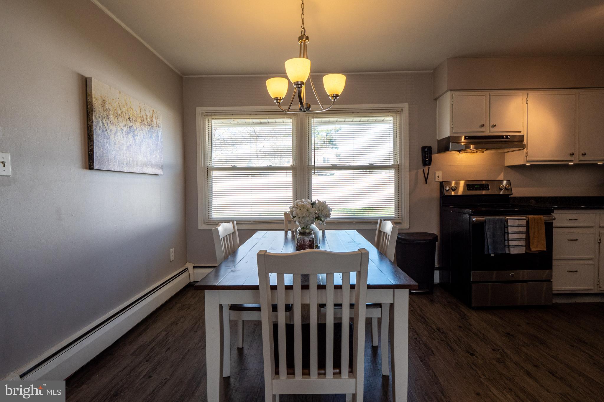 35 Cameo Road Levittown, PA 19057 - Photo 5 of 26 Gallery Image 5