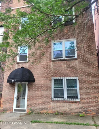 $1,100 | 147 Eagle Street, Unit 3, Albany, NY 12202