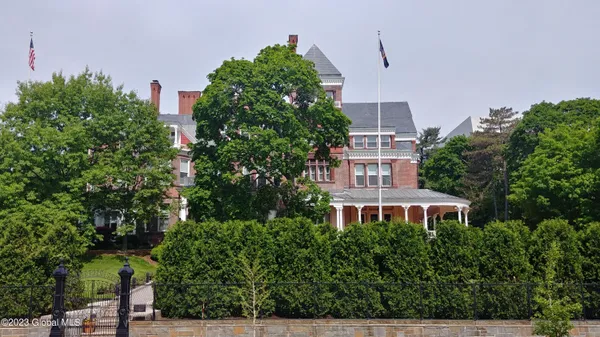 $1,100 | 147 Eagle Street, Unit 3, Albany, NY 12202