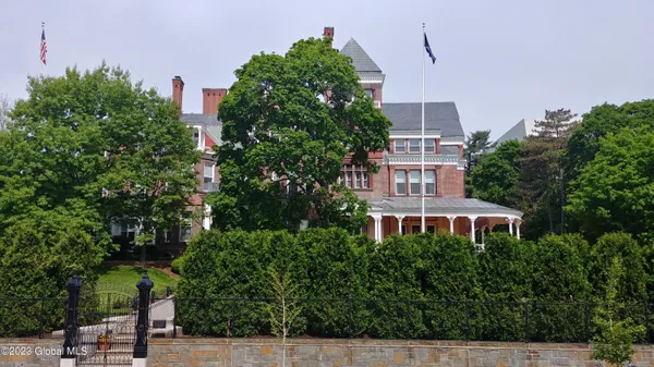 $1,100 | 147 Eagle Street, Unit 3, Albany, NY 12202