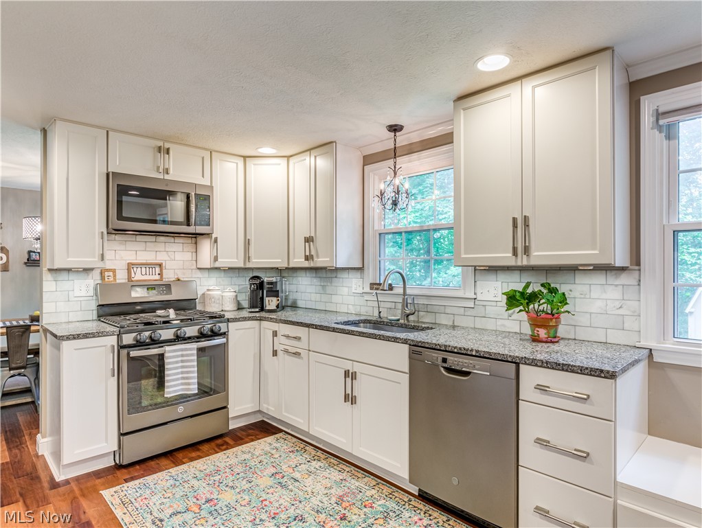 4312 Leewood Road Stow, OH 44224 - Photo 4 of 32 Gallery Image 4
