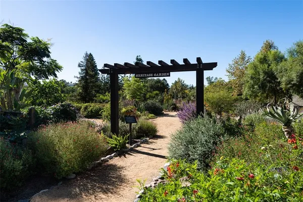 $899,900 | 28052 VÃa Congora, Mission Viejo, CA 92692