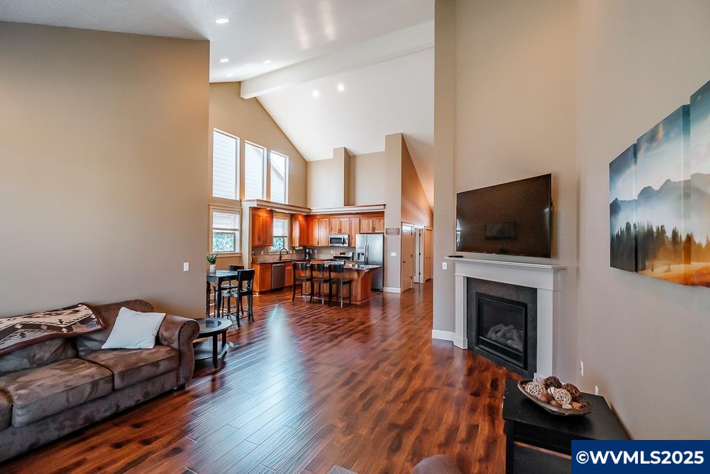 1047 Robbins Way Lebanon, OR 97355 - Photo 11 of 28