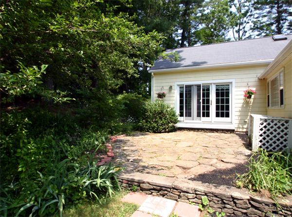 21 Old Farm Road Wayland, MA 01778 - Photo 2 of 24 Gallery Image 2